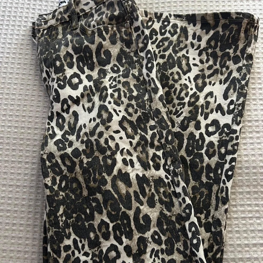 Fashion Nova Animal Print Trousers 
Size 5 - Picture 5 of 7